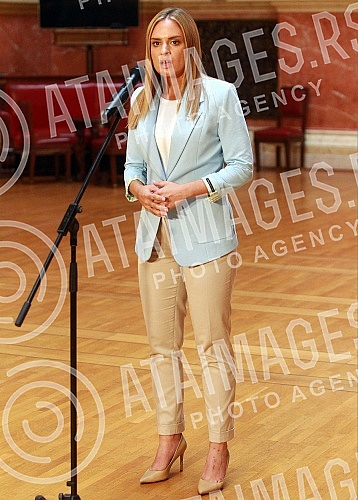 The address of the future deputies during the break in the work at the consultations of the Speaker of the Assembly of Serbia Ivica Dacic with the parliamentary parties.Obracanje buducih poslanika tokom pauze u radu na konsultacijama predsednika Sk
