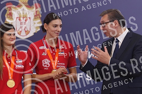 The President of the Republic of Serbia, Aleksandar Vucic, received the women's volleyball team of Serbia, which won the gold medal at the World Championship.
Predsednik Republike Srbije Aleksandar Vucic primio je zensku odbojkasku reprezentaciju S The President of the Republic of Serbia, Aleksandar Vucic, received the women's volleyball team of Serbia, which won the gold medal at the World Championship.
Predsednik Republike Srbije Aleksandar Vucic primio je zensku odbojkasku reprezentaciju S