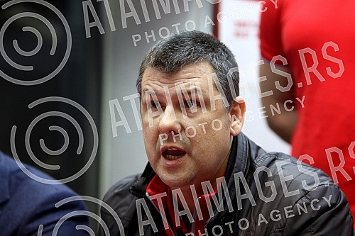 An extraordinary press conference of the Waterpolo Club Crvena zvezda after the incident and attacks on players in Split (Croatia).Vanredna pres konferencija Vaterpolo kluba Crvena zvezda posle incidenta i napada na igrace u Splitu.