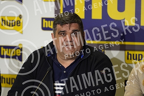 Aca Lukas and the author's team organized a press conference with irregularities at the Hype studio at the Belgrade Fair at the 