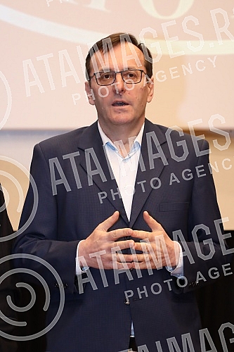 Distributor house Delius film organized a press conference on the occasion of the premiere of the film Surrounded, which is scheduled for April 13 at the Cineplexx cinema Belgrade Gallery.Distributerska kuca Delius film organizovala je konfereciju 