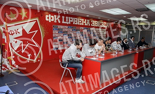 Konferencija povodom potpisavanja ugovora o saradnji izmedju FK Crvena Zvezda i 12 skola fudbala iz Srbije odrzana u medija centru FK Crvena Zvezda na stadionu `Rajko Mitic`.