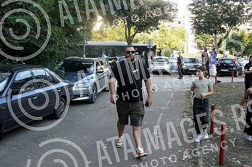 Grand opening of the terrain made of 20,000 recycled sneakers in Block 70.
Svecano otvaranje terena napravljenog od 20.000 recikliranih patika u Bloku 70. Grand opening of the terrain made of 20,000 recycled sneakers in Block 70.
Svecano otvaranje terena napravljenog od 20.000 recikliranih patika u Bloku 70.