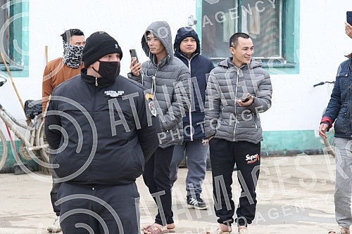 About 500 workers from Vietnam are housed in an improvised settlement near the Linglong construction site in Zrenjanin in overcrowded barracks and extremely inhumane conditions.Oko 500 radnika iz Vijetnama smesteno je u improvizovanom naselju u bli