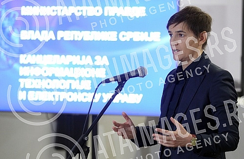 The Prime Minister of the Republic of Serbia, Ana Brnabic, attended the promotion of the eCertification service in the Second Basic Court in Belgrade. Predsednica Vlade Republike Srbije Ana Brnabic prisustvovala je promociji usluge eUverenje u Drug