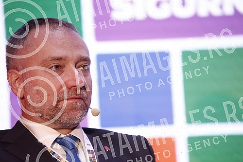 A rally was held in Hotel Zira on the occasion of World HIV Day.U Hotelu Zira odrzan je skup povodom Svetskog dana borbe protiv HIV-a.