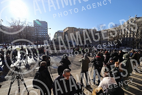On the fourth anniversary of the murder of Oliver Ivanovic, citizens and opposition leaders gathered in front of the Presidency of the Republic of Serbia, and then went for a walk along the route to the Church of St. Mark under the slogan On the fourth anniversary of the murder of Oliver Ivanovic, citizens and opposition leaders gathered in front of the Presidency of the Republic of Serbia, and then went for a walk along the route to the Church of St. Mark under the slogan