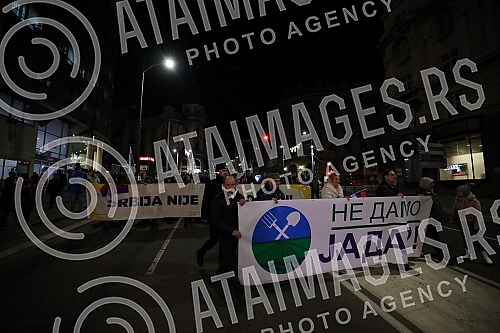 In front of the Presidency of Serbia, despite the ban on the gathering, several hundred citizens gathered at a protest organized by the organization Kreni - Promeni, demanding a ban on the extraction of pine and lithium.
Ispred Predsednistva Srbije, In front of the Presidency of Serbia, despite the ban on the gathering, several hundred citizens gathered at a protest organized by the organization Kreni - Promeni, demanding a ban on the extraction of pine and lithium.
Ispred Predsednistva Srbije,