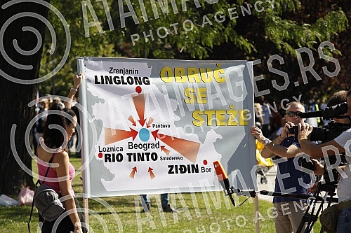 In front of the House of the National Assembly, a protest of several non-governmental organizations began, entitled 