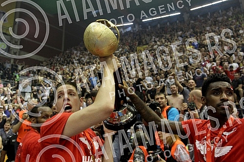 Serbian basketball League (KLS) playoffs final, 4th game, between KK Crvena Zvezda Telekom and KK Partizan NIS played at Aleksandar Nikolic sports hall.Cetvrta utakmica finala plej ofa Kosarkaske Lige Srbije (KLS) izmedju kosarkasa Crvene zvezde Tel