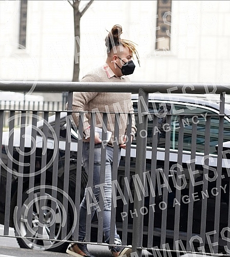 A hearing was held before the First Basic Court in Belgrade, where the plea agreement for illegal possession of drugs, concluded by rapper Stefan Djuric Rasta, with the Belgrade Higher Public Prosecutor's Office, should be considered.Pred Prvim osn