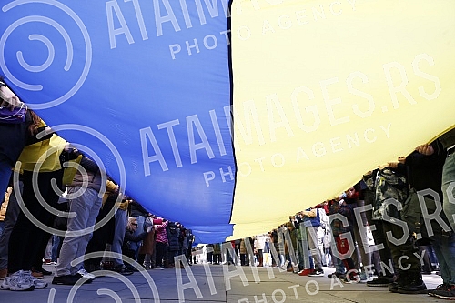 A rally in support of Ukraine and against the dictatorship in Russia and Belarus was held on the Republic Square, organized by an informal group of the Russian, Ukrainian and Belarusian diasporas.Na Trgu Republike odrzan je skup podrske Ukrajini i 