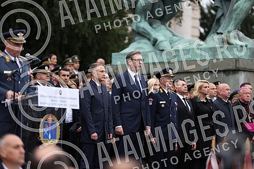 The ceremony for the promotion of the youngest officers of the Serbian Armed Forces was held in front of the House of the National Assembly of the Republic of Serbia.Svecanost povodom promocije najmladjih oficira Vojske Srbije odrzana je ispred Dom