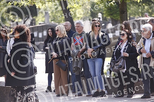 The commemoration on the occasion of the first year since the death of the painter and sculptor Milos Sobajic was held in the Alley of Merited Citizens at the New Cemetery.
Pomen povodom prve godine od smrti slikara i vajara Milosa Sobajica odrzan j The commemoration on the occasion of the first year since the death of the painter and sculptor Milos Sobajic was held in the Alley of Merited Citizens at the New Cemetery.
Pomen povodom prve godine od smrti slikara i vajara Milosa Sobajica odrzan j