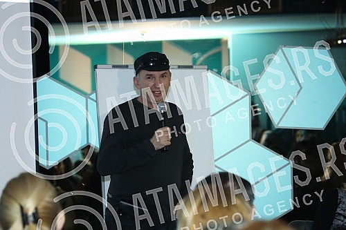 Well-known and award-winning children's book writer Uros Petrovic, one of the best IQ X solvers in the world, former president of Mensa and the Museum of Illusions, hosted a creative interactive evening.Poznati i nagradjivani pisac knjiga za decu -