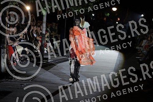 On the occasion of marking thirty years of MS Click, she paid tribute to one of the most important domestic fashion designers to the recently deceased, legendary fashion designer Aleksandar Joksimovic with a fashion show on the plateau in front of th