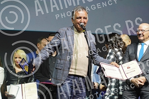 In the big hall of the Kombank hall, after a two-year break, the traditional SEMUS awards ceremony was organized for the most prominent pop and music artists in Serbia.U velikoj sali Kombank dvorane, posle dve godine pauze organizovana je tradicion