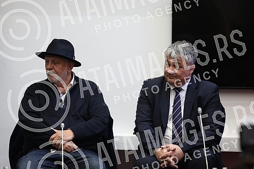 The press conference on the occasion of the start of the broadcast of the domestic series The press conference on the occasion of the start of the broadcast of the domestic series