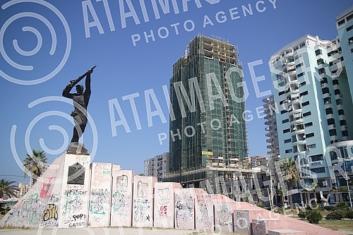 Durees - town and port on the Adriatic coast.  Drac - grad i luka na obali Jadranskog mora. P