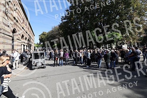 Srbijanka Turajlic, a retired professor of the University of Belgrade and an activist for human rights and freedoms, was buried at the New Cemetery.Profesorka Univerziteta u Beogradu u penziji i i aktivistkinja za ljudska prava i slobode Srbijanka 