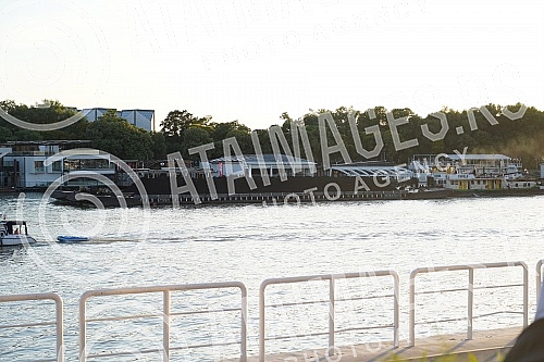 The coal on the barge floats on the Sava River in the direction of Obrenovac.Ugalj na barzi plovi rekom Savom u pravcu  Obrenovca.