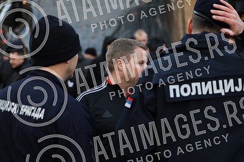 Fans of the Fejenodra football club, which will play the first game of the eighth finals of the League of Conferences against FC Partizan at 6:45 pm at the stadium in Humska, went to the stadium from the Republic Square with police escort.Navijaci 