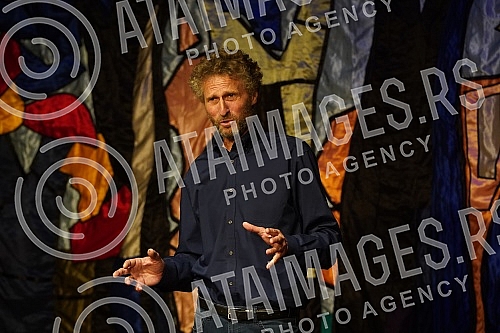 The new theater award for the best direction of the play for children 