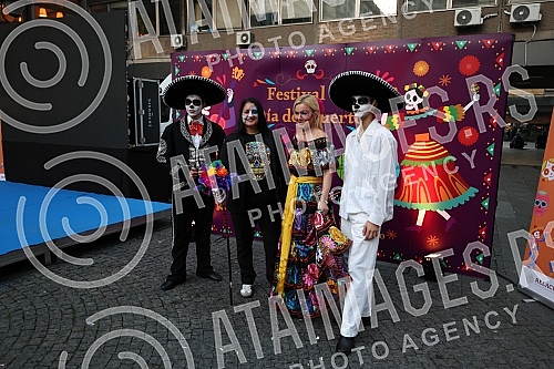 The Embassy of Mexico in Serbia and the Cervantes Institute in Belgrade mark the famous Mexican holiday Day of the Dead with a big celebration and presentation of the traditional altar of the dead.Ambasada Meksika u Srbiji i Institut Servantes u Be