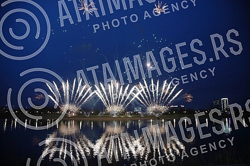 The celebration of the beginning of the Chinese New Year - the year of the tiger began with a festive fireworks display at 5 pm (ie at midnight Beijing time) on the Sava Promenade, in front of the Belgrade Gallery.Obelezavanje pocetka Kineske nove 