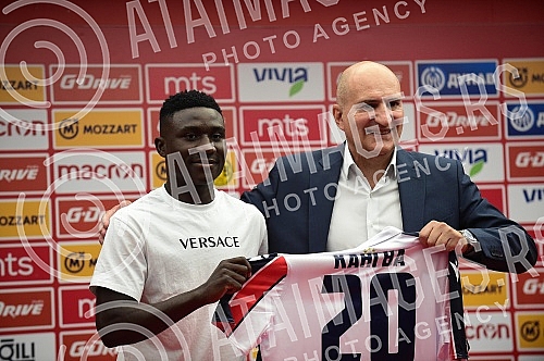 Kings Kangwa, a new reinforcement of FC Red Star for next season, was presented at the Media Center of the Rajko Mitic Stadium.U Medija centru stadiona Rajko Mitic predstavljen je Kings Kangva, novo pojacanje FK Crvena zvezda za narednu sezonu.