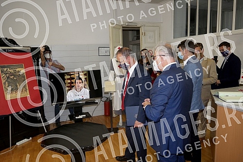 For the tenth time, the US Embassy in Serbia, in cooperation with the  Red Cross of Serbia, marked the anniversary of the tragic attacks on New York and Washington by organizing an action of voluntary blood donation.Ambasada SAD u Srbiji je po deset