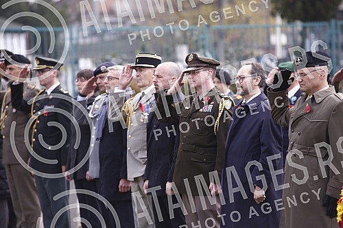 By laying wreaths at the Commonwealth Cemetery, the British Embassy in Serbia marked World War I Armistice Day, and the ceremony was led by British Ambassador Sian MacLeod. Polaganjem venaca na groblju Komonvelta, ambasada Velike Britanije u Srbiji