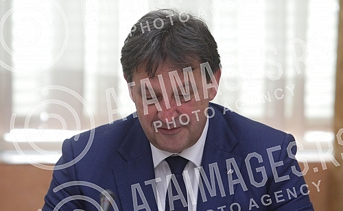 A meeting of officials from Serbia, Austria and Hungary on the management of migration processes was held in the Palace of Serbia.U Palati Srbija odrzan je sastanak zvanicnika Srbije, Austrije i Madjarske o upravljanju procesima migracija.