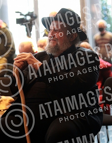 The presentation of the Lifetime Achievement Award Dobrica's Ring for 2021 to the family of Milan Lanet Gutovic was held at the Yugoslav Drama Theater, organized by the Association of Dramatic Artists of Serbia.Urucenje Nagrade za zivotno delo Dobr