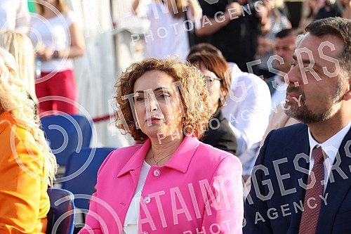 The eighth Belgrade Manifesto was opened on the Sava promenade, near the Captaincy.Na Sava promenadi, kod Kapetanije otvorne je osmi Beogradski Manifest. 