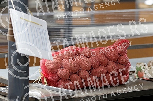 Markets in Belgrade are open three days a week, starting Thursday.Pijace u Beogradu rade tri dana nedeljno, od cetvrtka.