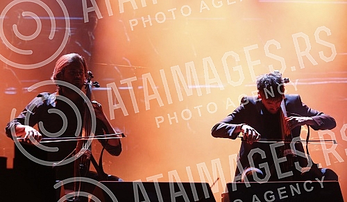 Concert of 2 Cellos held on Kalemegdan.Koncert 2 Cellos na Kalemegdanu.