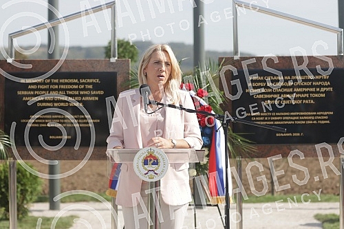 By laying wreaths at the memorial plaque at the site of the improvised airport from which 60 Allied airmen were rescued during 1944 and 1945, the commemoration of the 76th anniversary of Operation Halliard began in Boljanica near Doboj.Polaganjem v