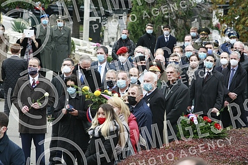 Wreaths were laid at the Memorial ossuary of the defenders of Belgrade in the First World War on the occasion of the Armistice day at the New cemetery.Na Novom groblju  polozeni su povodom Dana primirja venaci na Spomen kosturnicu branilaca Beograd