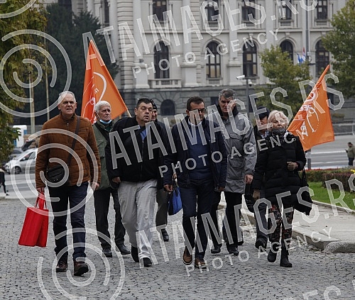 In front of the Belgrade City Assembly, the Movement for Reversal 