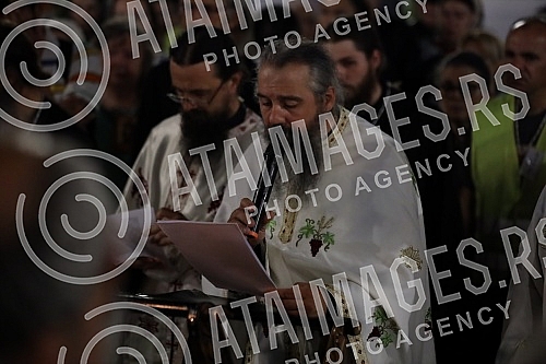 12. The Vidovdan liturgy with the blessing of His Eminence the Bishop of Raska and Prizren in exile G. G. Ksenofont began with a gathering at the monument to Prince Mihailo, where the Akathist was consecrated to the Holy Great Martyr Prince Lazar, an