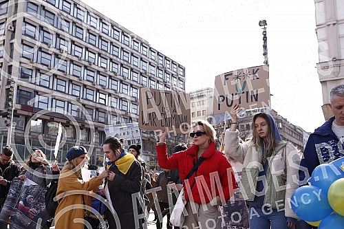 A rally in support of Ukraine and against the dictatorship in Russia and Belarus was held on the Republic Square, organized by an informal group of the Russian, Ukrainian and Belarusian diasporas.Na Trgu Republike odrzan je skup podrske Ukrajini i 