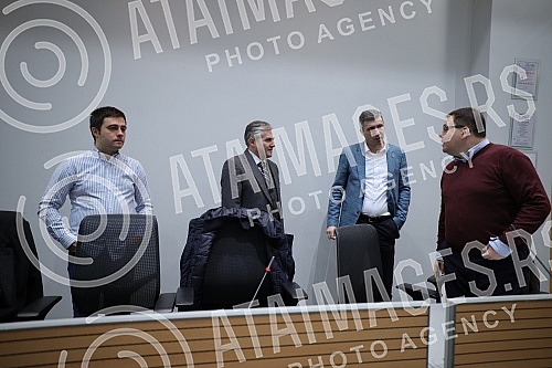 Organized by the Serbian movement Dveri in the hall of the Municipal Assembly of Stari grad, a panel discussion was held on the referendum LET'S NOT GIVE A CONSTITUTION!U organizaciji Srpskog pokreta Dveri u sali Skupstine opstine Stari grad odrzan