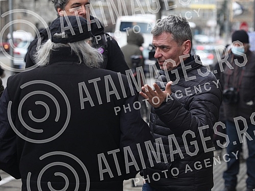 Environmental activists took over from the office of the Government of Serbia all the documentation related to the exploitation of lithium and the projects of the mining company Rio Tinto. Ekoloski aktivisti preuzeli su sa pisarnice Vlade Srbije sv
