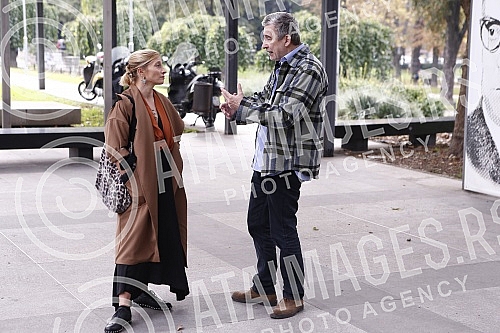 The commemoration of Branko Cvejic, in agreement with the family, was held in the Yugoslav Drama Theatre.
Komemoracija Branku Cvejicu, u dogovoru sa porodicom, odrzana je u u Jugoslovenskom dramskom pozoristu. The commemoration of Branko Cvejic, in agreement with the family, was held in the Yugoslav Drama Theatre.
Komemoracija Branku Cvejicu, u dogovoru sa porodicom, odrzana je u u Jugoslovenskom dramskom pozoristu.
