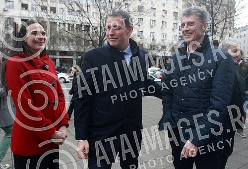 The 112th birthday of the Olympic Committee of Serbia was marked on the plateau in front of the Hotel Moskva.112. rodjendan Olimpijskog komiteta Srbije obelezen je na platou ispred hotela Moskva.