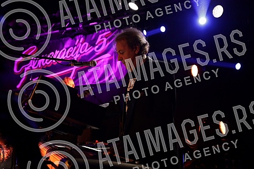 The rock group Generation 5 marked its 44th anniversary with a concert in the American Hall of the Youth Center in Belgrade.Rok grupa Generacija 5 je 44. godine postojanja obelezila koncertom u sali Amerikana Doma omladine u Beogradu.