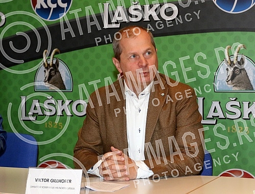 Signing of the sponsorship agreement between the Basketball Association of Serbia and the Lasko brewery.Potpisivanje sponzorskog ugovora izmedju Kosarkaskog saveza Srbije i pivare Lasko.