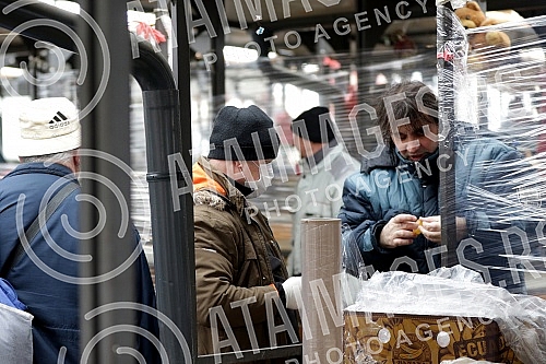 Markets in Belgrade are open three days a week, starting Thursday.Pijace u Beogradu rade tri dana nedeljno, od cetvrtka.