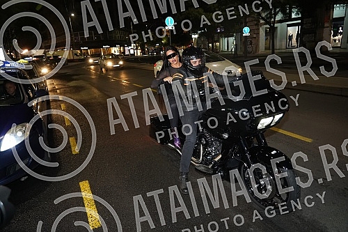 The latest iPhone 14 Pro and iPhone 14 Pro Max phone models have arrived in Serbia, and on this occasion, a special event was organized in the iSTYLE store at midnight, where Seka Aleksic was a guest.Najnoviji iPhone 14 Pro i iPhone 14 Pro Max mode